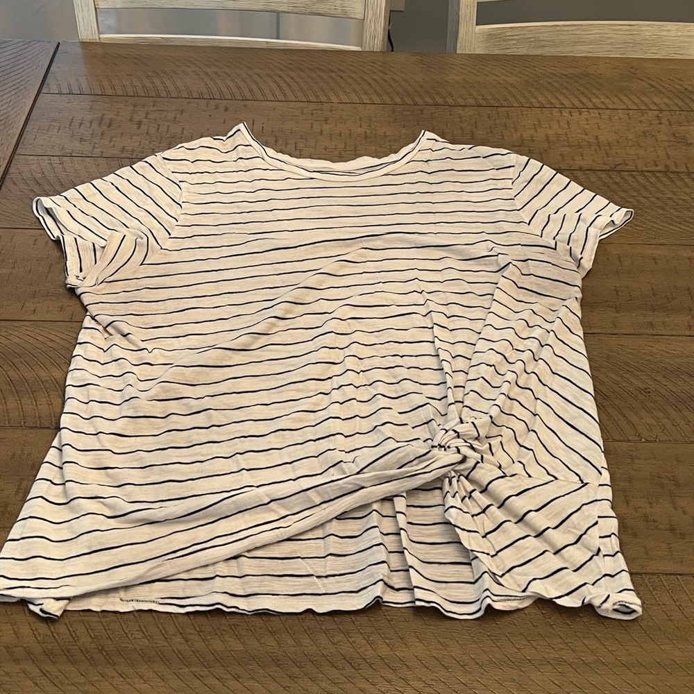 Short sleeve tee
